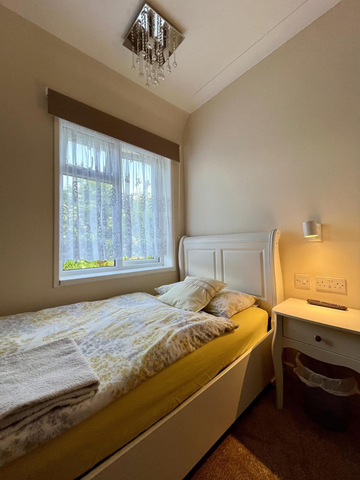 Home Accommodation Southampton Exterior foto
