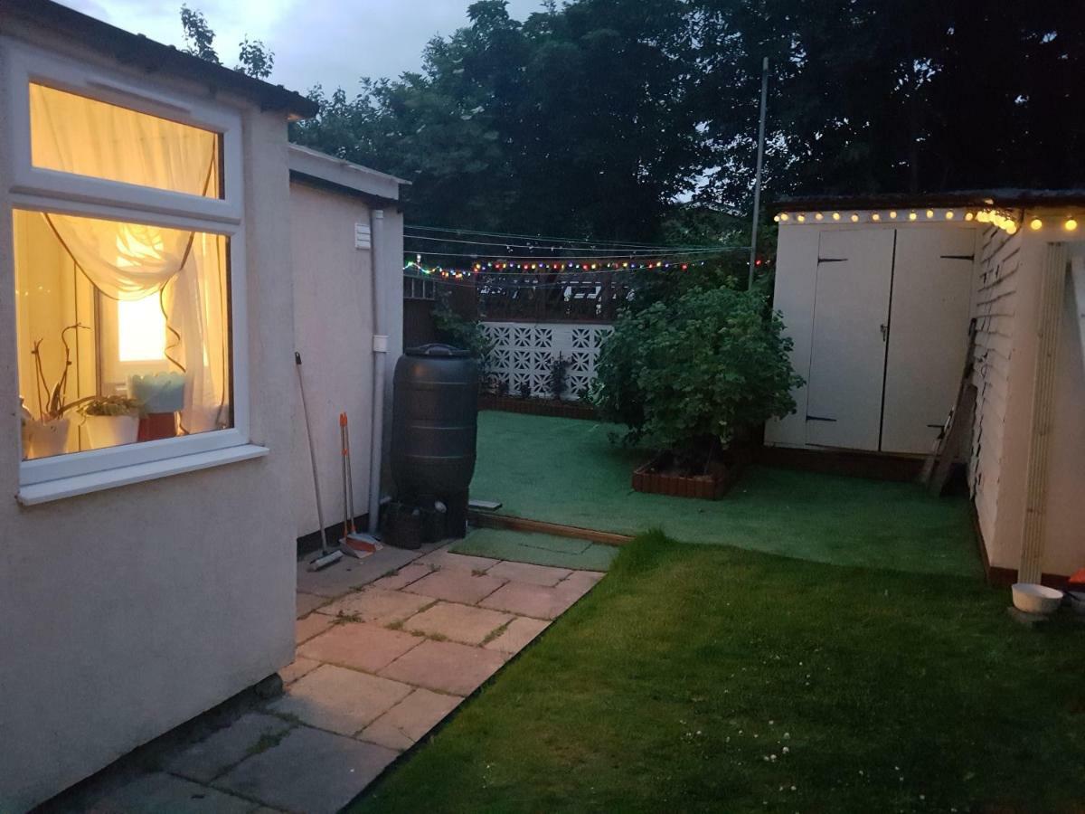 Home Accommodation Southampton Exterior foto